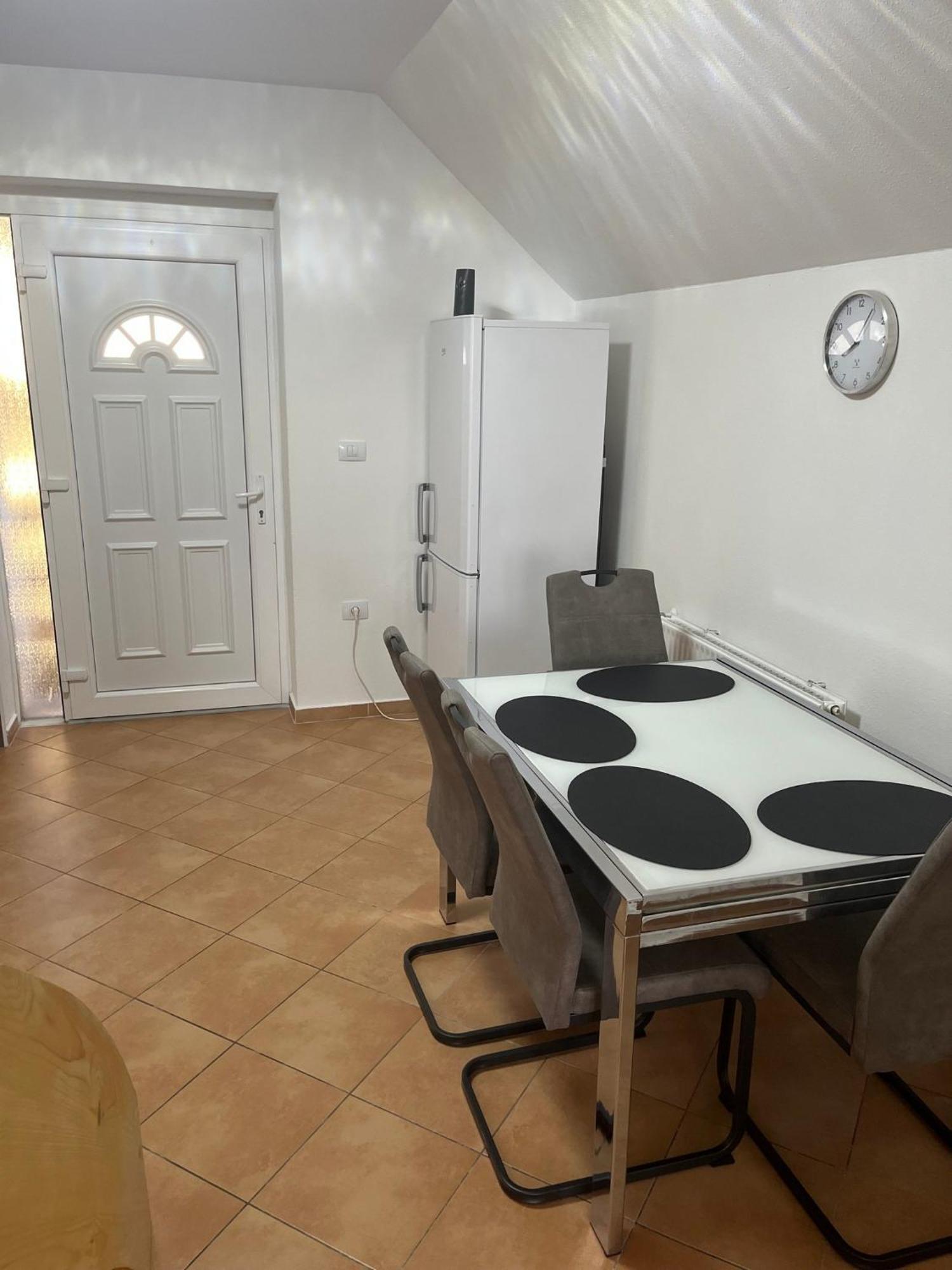 Apartments Malivojevic Zirovnica Kamer foto